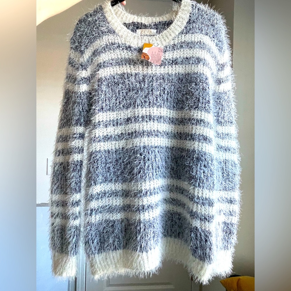 NWT Sweater ZEVA